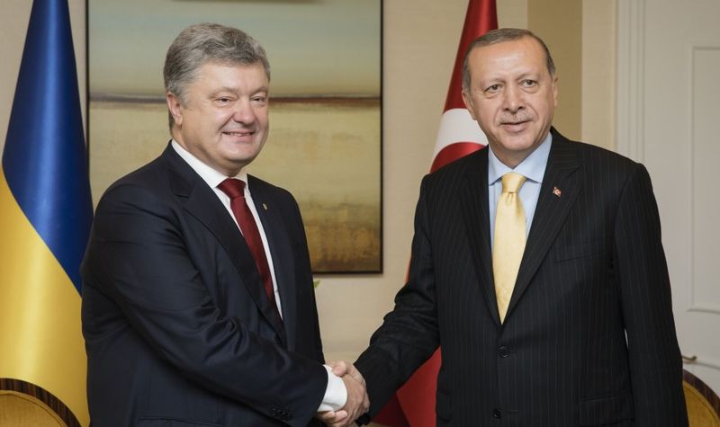Порошенко обсудил с Эрдоганом углубление стратегического партнерства